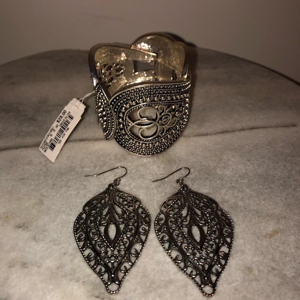 🌕 Style & Co. Bracelet & Silver tone earrings